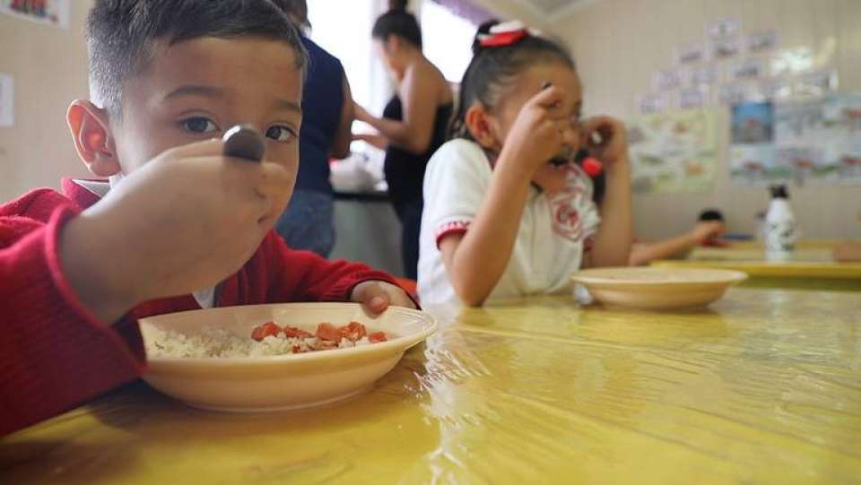 Maestros denuncian mala calidad en alimentos de escuelas de tiempo completo