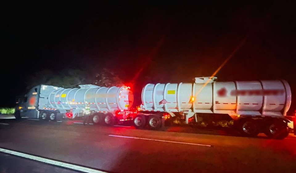 En Tabasco, Guardia Nacional detuvo a conductor que transportaba 62 mil litros de hidrocarburo sin documentación