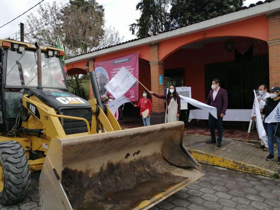 Alcaldesa de Metepec da banderazo a obra hidráulica en San Miguel Totocuitlapilco