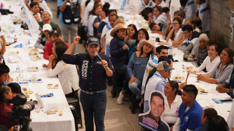 #Elecciones | Enrique Vargas continúa con su gira desde San Antonio La Isla