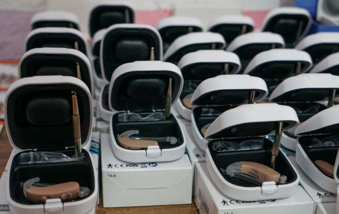 Realiza ayuntamiento de Xicotepec por primera vez jornada municipal de aparatos de auditivos.