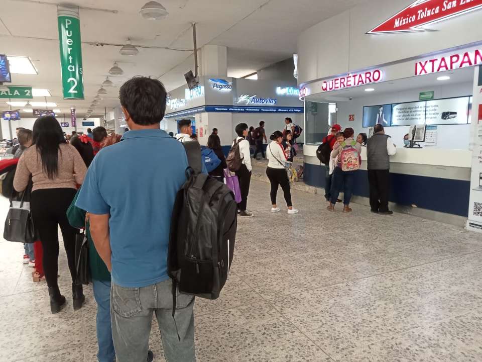 Aumenta afluencia en Terminal de Toluca por vacaciones de verano