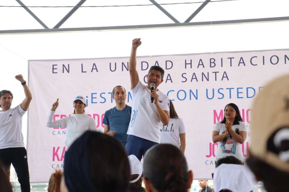 Lalo Rivera anuncia la Tarjeta de Salud durante actividad física en Agua Santa