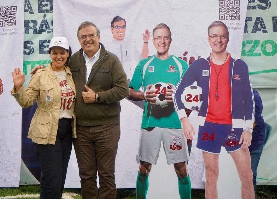 Marcelo Ebrard visita San Bartolo Ameyalco para inaugurar torneo de fútbol
