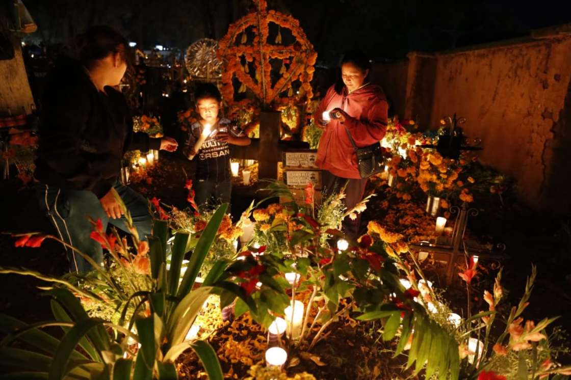 Se contempla llevar a cabo la celebración de Noche de Muerto en Tzintzuntzan pero sólo con familiares