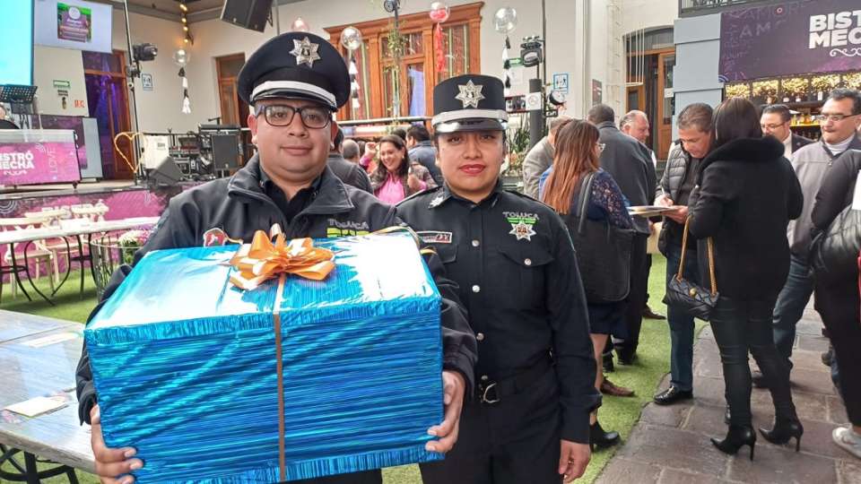 #Municipios | Retoman comercios del centro de Toluca premiación a policías destacados