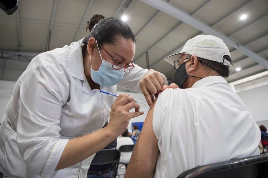 Funciona Unidad Deportiva UAQ como sede de vacunación en Corregidora
