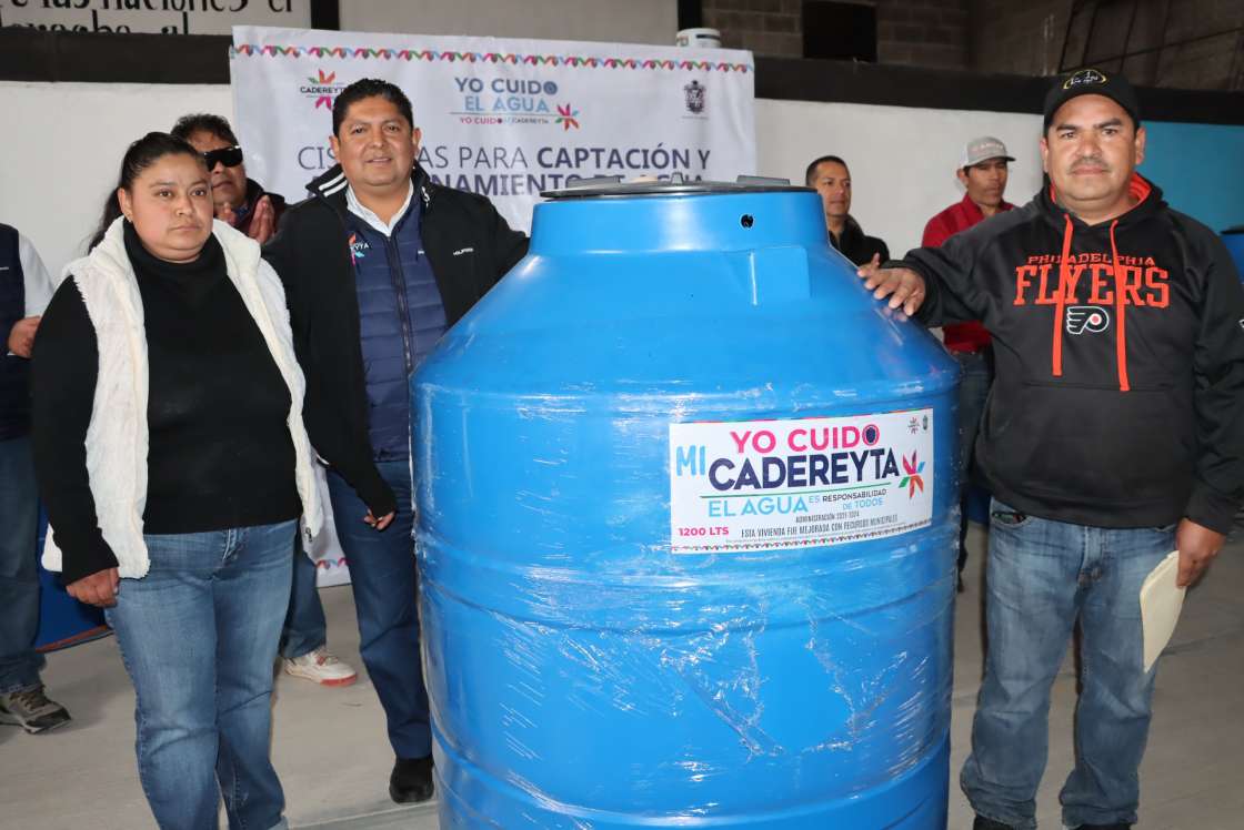 Miguel Martínez Brinda 560 Cisternas a Habitantes de 23 Comunidades en Cadereyta