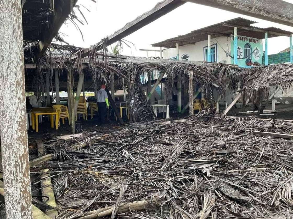 Activan de albergues y suspenden clases por huracán Rick en Michoacán