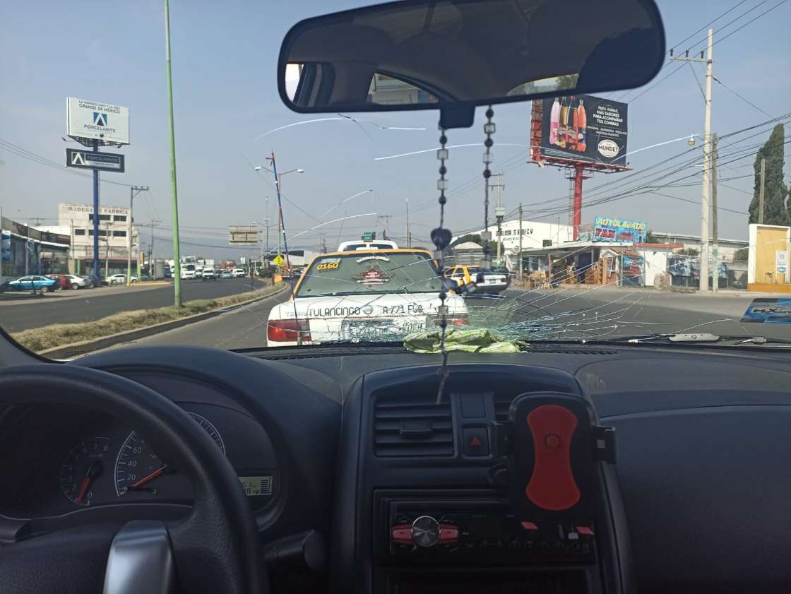 También arrojan piedras a autos en carretera México - Tuxpan