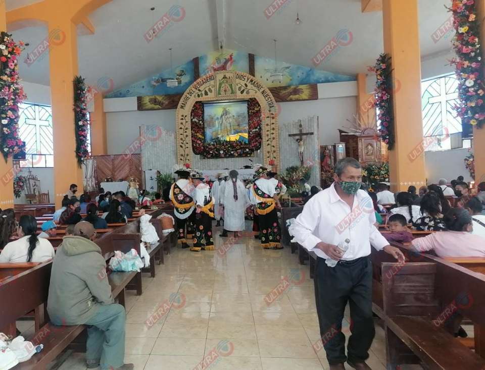 Festejan el día de la Candelaria en Cuacuila.