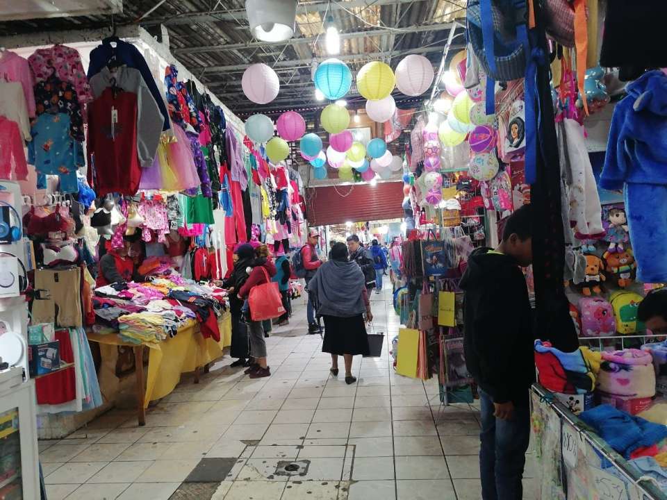 Afluencia de gente en mercados de Huauchinango.