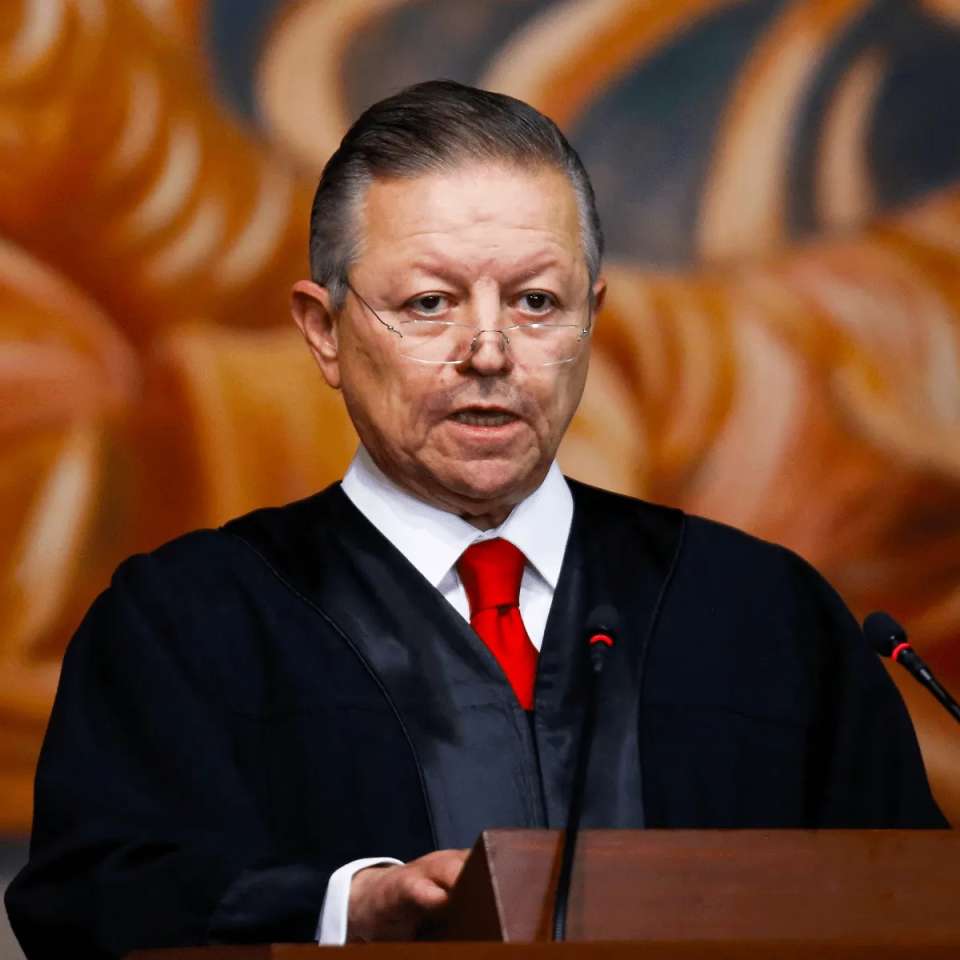 Presenta Arturo Zaldívar renuncia a la SCJN tras 14 años de servicio