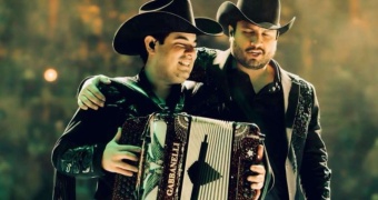 #Viral | Julión Álvarez y Alfredo Olivas son multados en Chihuahua por cantar narcocorrido