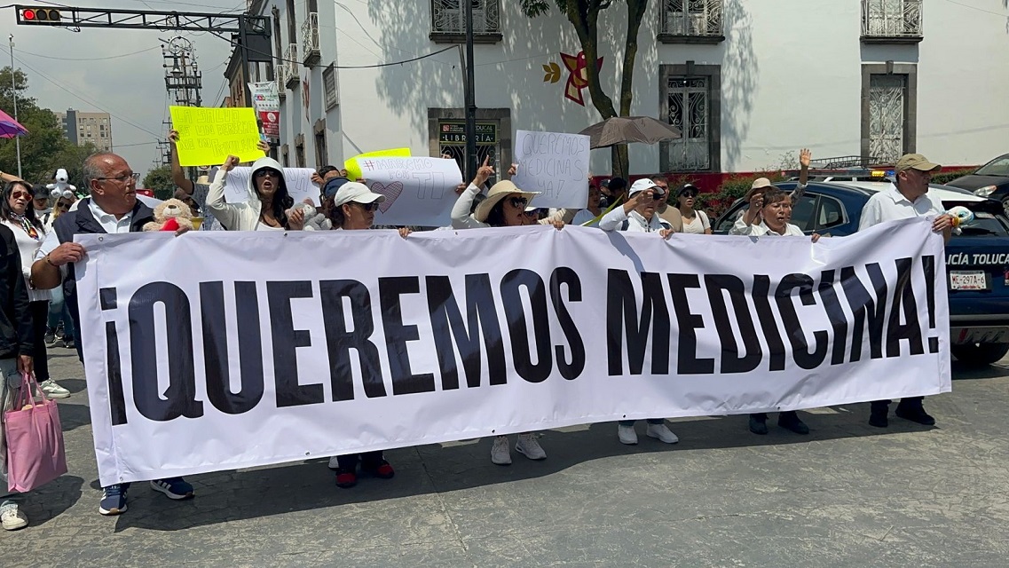 #Municipios | Protestan en Toluca por falta de medicamentos en el ...