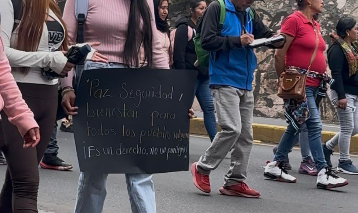 Maestros marchan en Morelia para exigir justicia por ataque 